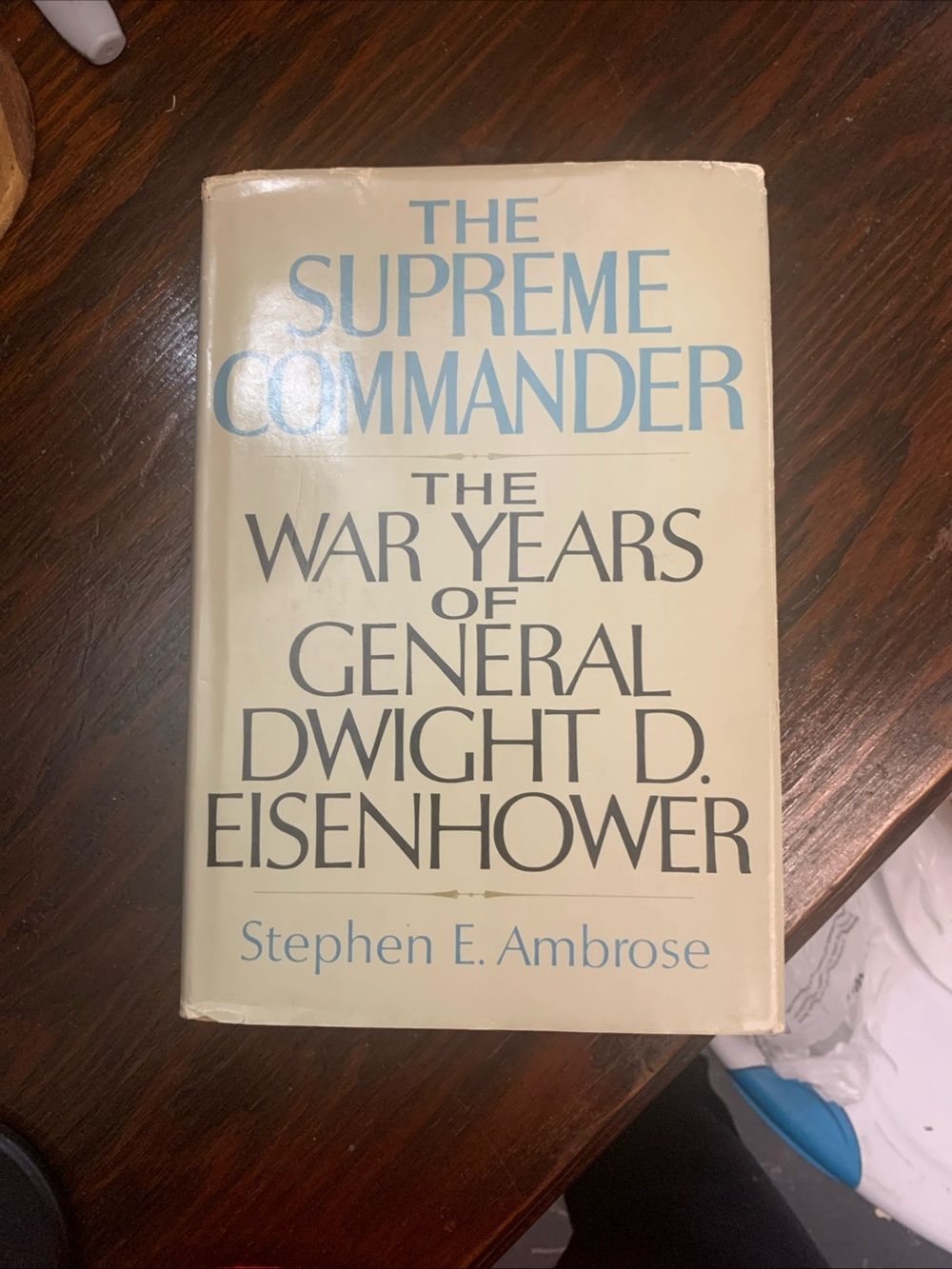The Supreme Commander Book - Cream and Blue